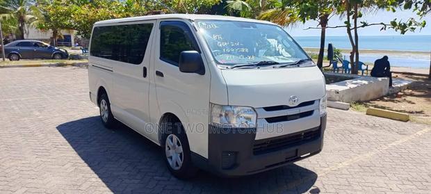 Toyota HiAce 2019 Silver
