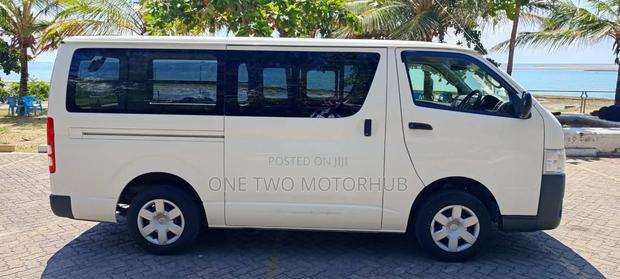 Toyota HiAce 2019 Silver
