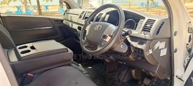 Toyota HiAce 2019 Silver