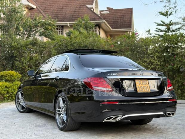 Mercedes-Benz E200 2017 Black