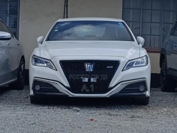 Toyota Crown 2019 Pearl