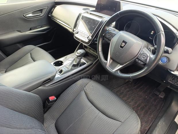 Toyota Crown 2019 Pearl