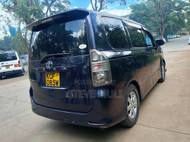 Toyota Voxy 2009 Purple