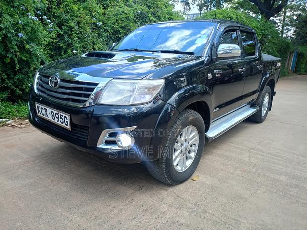 Toyota Hilux 2013 Matt Black