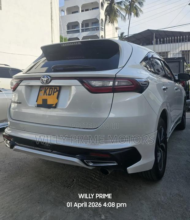 Toyota Harrier 2.0 2017