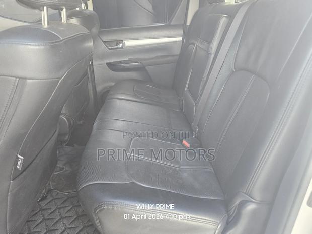 Toyota Hilux Revo Double Cab Deisel 2.4 AWD 2016 White