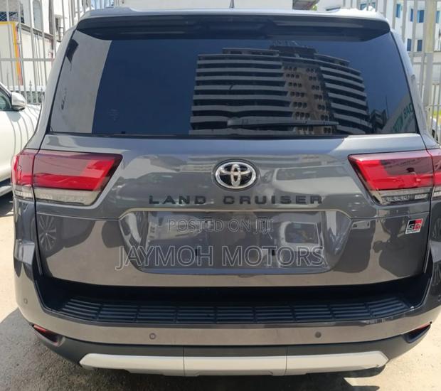 Toyota Land Cruiser 2023 Gray