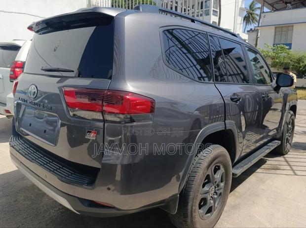 Toyota Land Cruiser 2023 Gray