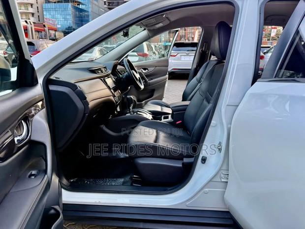 Nissan X-Trail 2.0 Petrol AWD 2019 White
