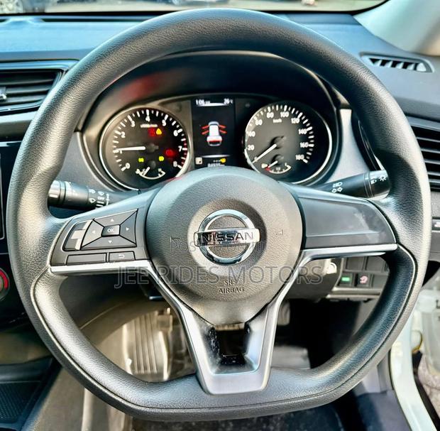 Nissan X-Trail 2.0 Petrol AWD 2019 White