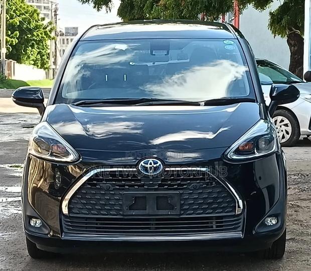 Toyota Sienta 2019 Black