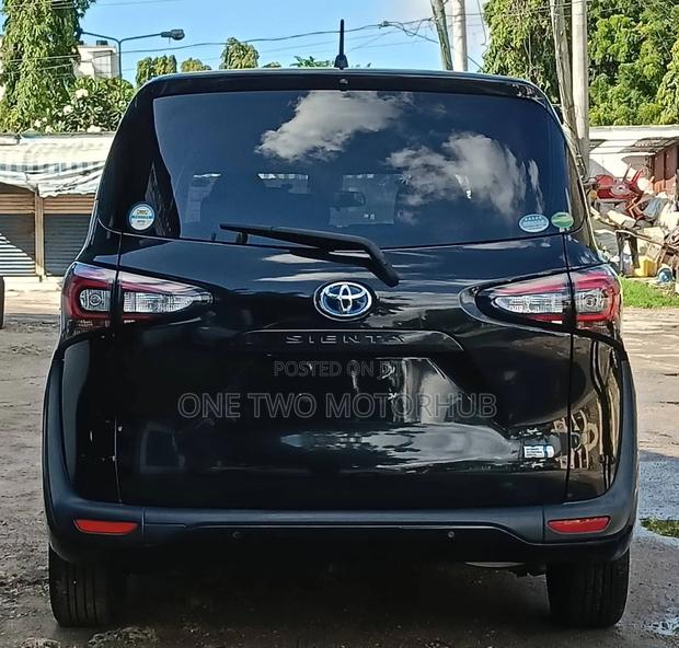 Toyota Sienta 2019 Black