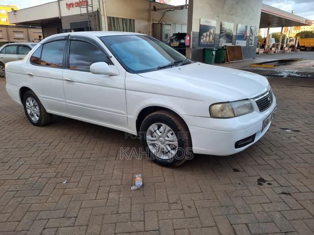 Nissan FB15 2005 White