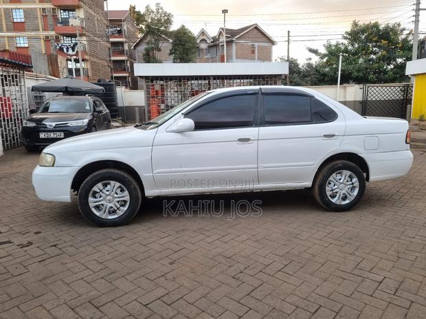 Nissan FB15 2005 White