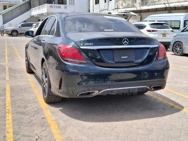 Mercedes-Benz C200 2019 Black