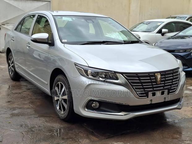 Toyota Premio 1.5 FWD 2019 Silver