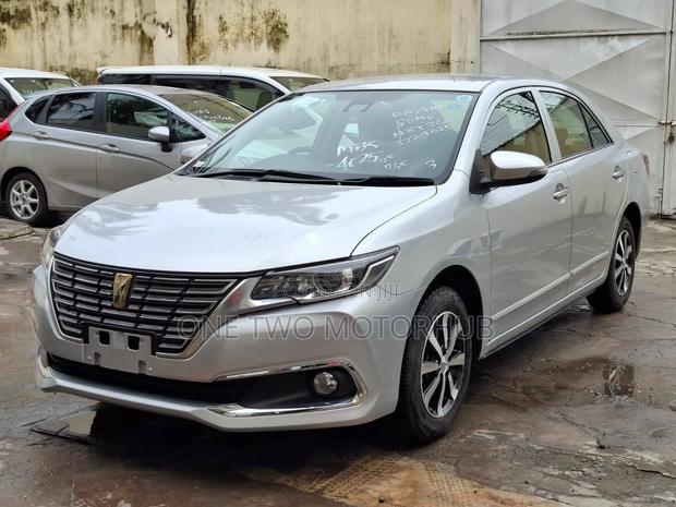 Toyota Premio 1.5 FWD 2019 Silver