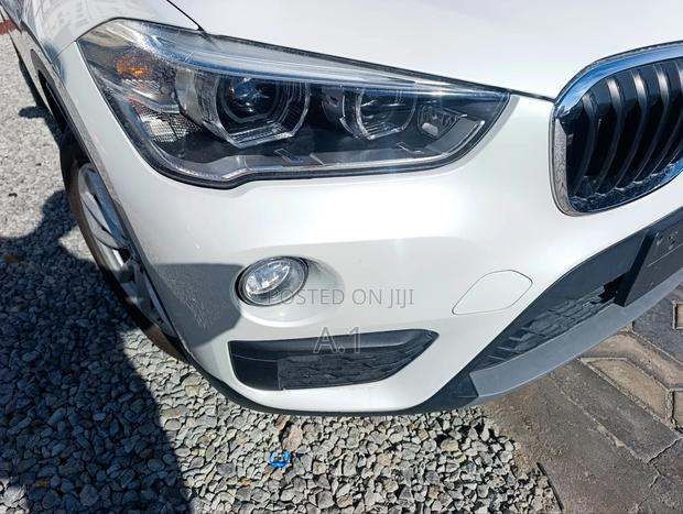 BMW X1 sDrive28i FWD 2019 White