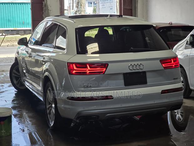 Audi Q7 2019 White