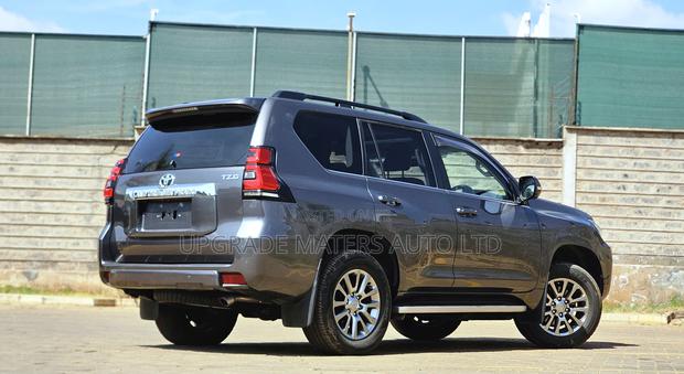 Toyota Land Cruiser Prado 2.8 2019 Gray