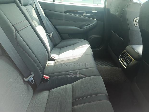 Toyota Crown 2018 Pearl