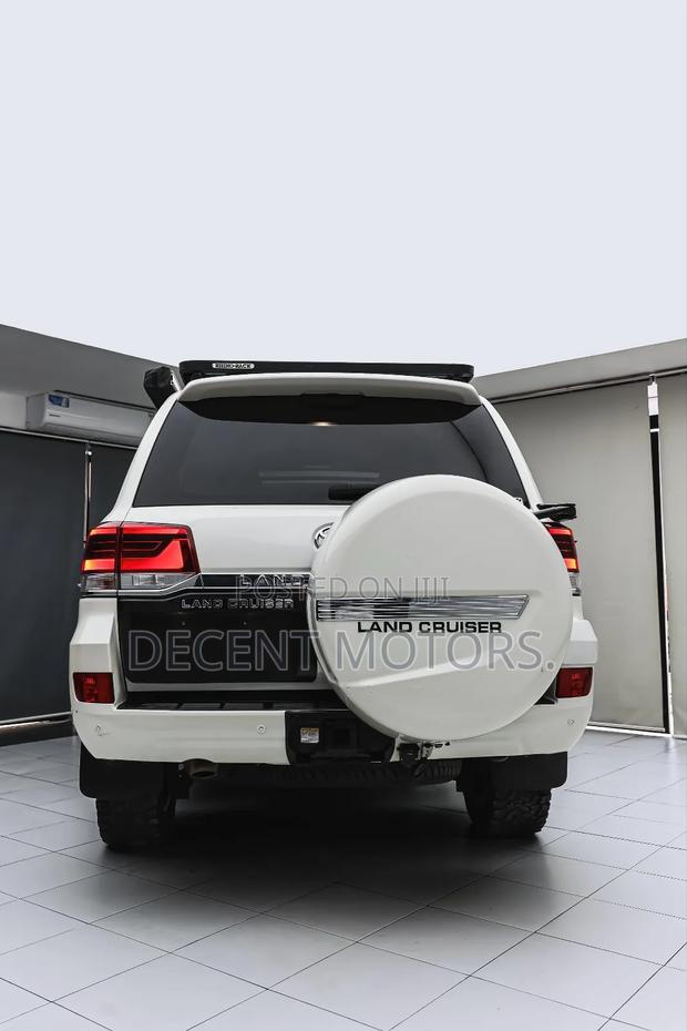 Toyota Land Cruiser 4.5 V8 TD 2018 White