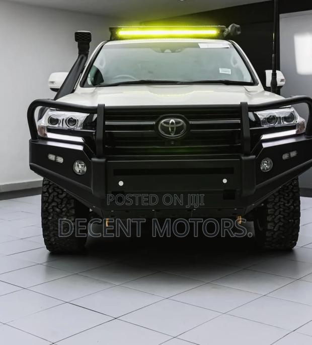 Toyota Land Cruiser 4.5 V8 TD 2018 White