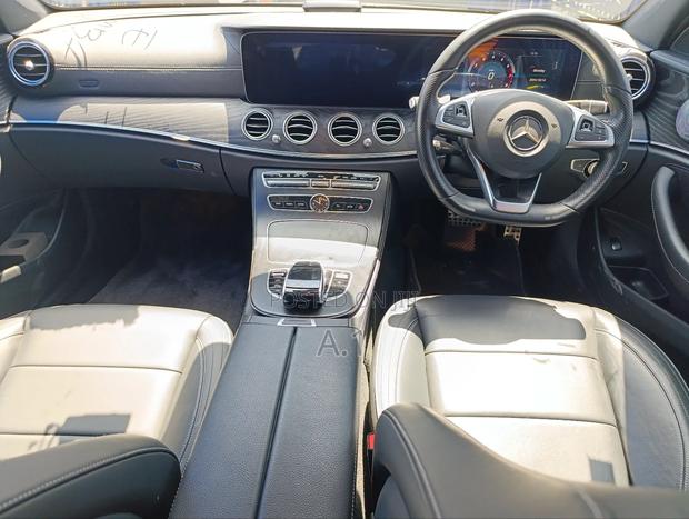 Mercedes-Benz E250 2019 Blue