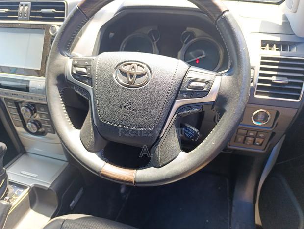 Toyota Land Cruiser Prado 2.8 2019 Pearl