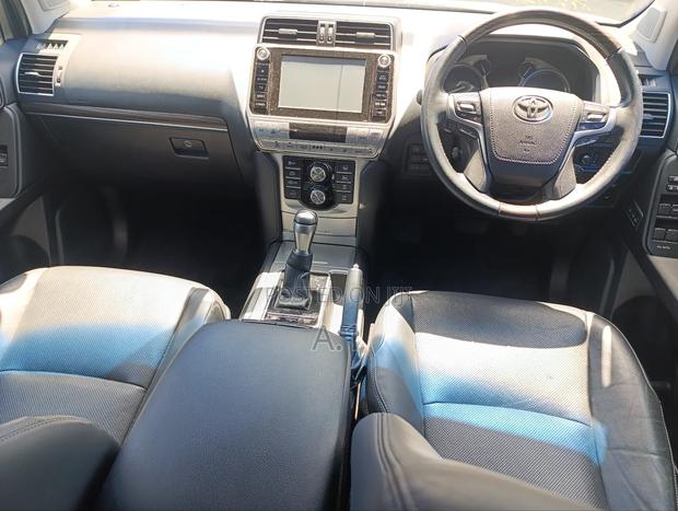 Toyota Land Cruiser Prado 2.8 2019 Pearl