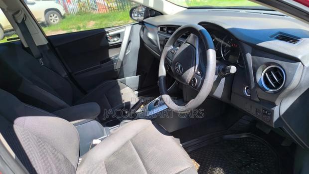 Toyota Auris 2013 Red