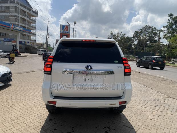 Toyota Land Cruiser Prado 2.8 2019 White
