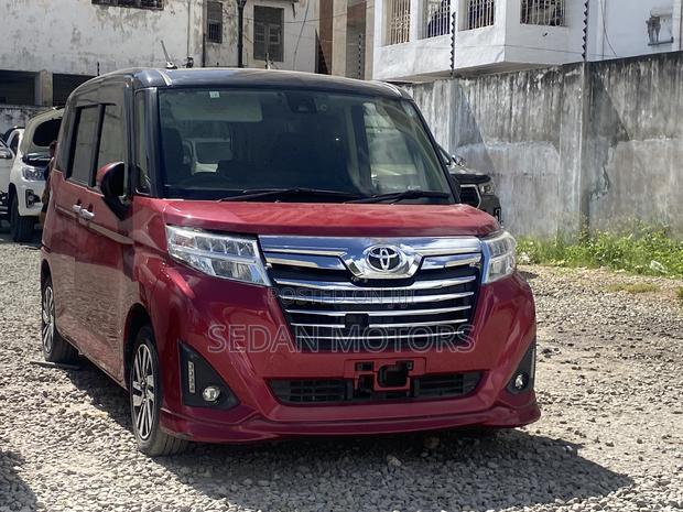 Toyota Roomy 2019 Burgundy