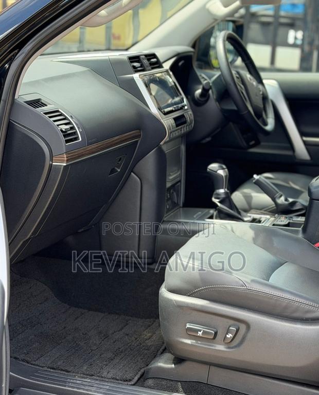 Toyota Land Cruiser Prado 2.8 2022 Black