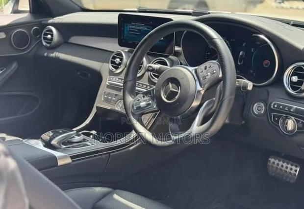Mercedes-Benz C180 2019 Off white