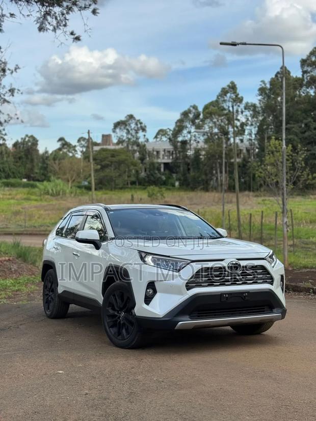 Toyota RAV4 2020 White