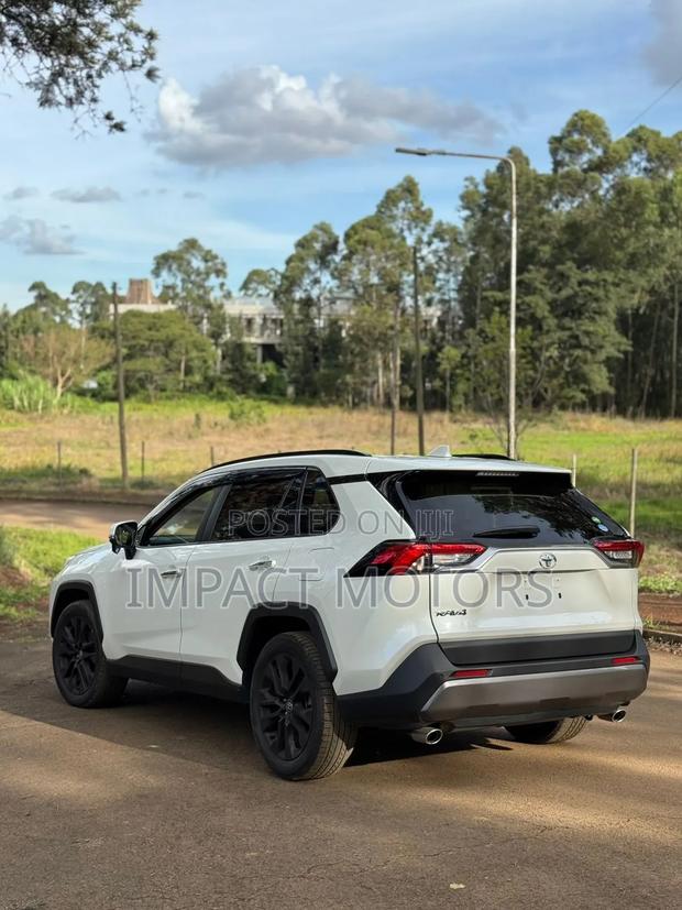 Toyota RAV4 2020 White