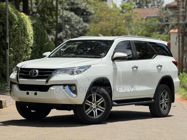Toyota Fortuner 2019 White
