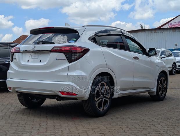 Honda Vezel 1.5 Hybrid 2WD 2019 White