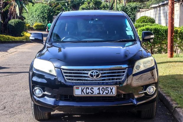 Toyota Vanguard 2011 Black