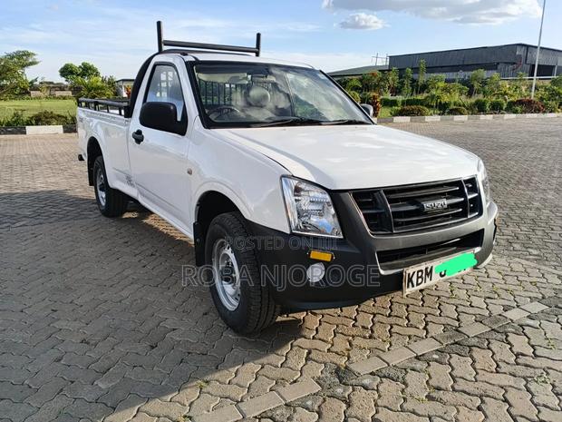 Isuzu D-MAX 2011 Off white
