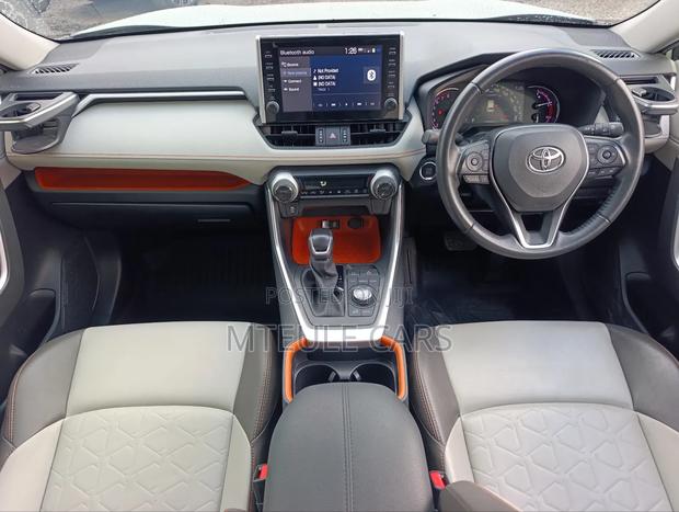 Toyota RAV4 2020 Gray