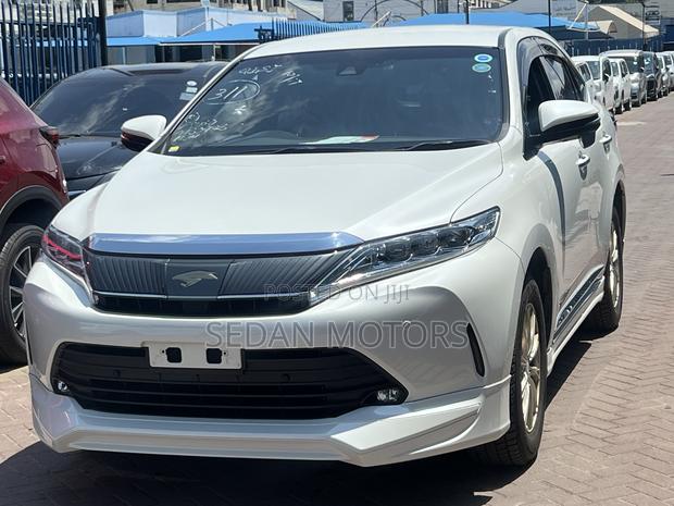 Toyota Harrier 2019 Beige