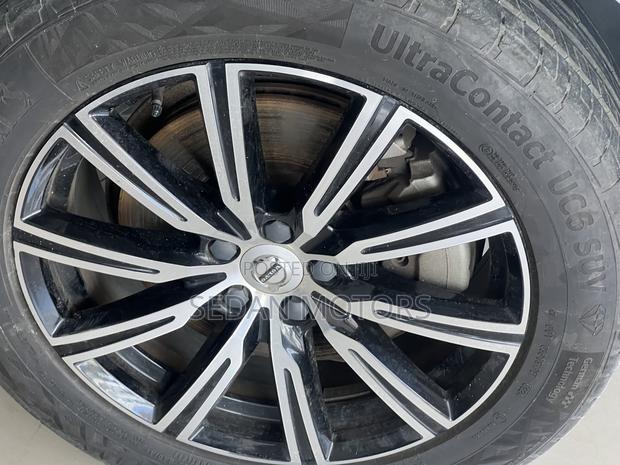 Volvo XC60 2019 White