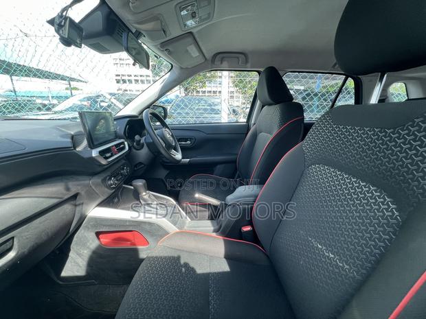 Daihatsu Rocky 2019 Blue