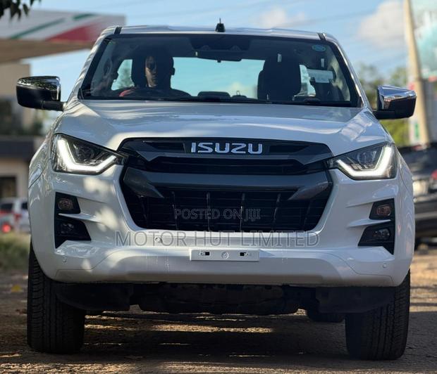 Isuzu D-MAX 2023 White