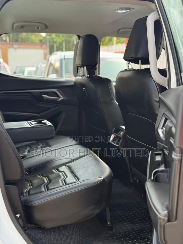 Isuzu D-MAX 2023 White
