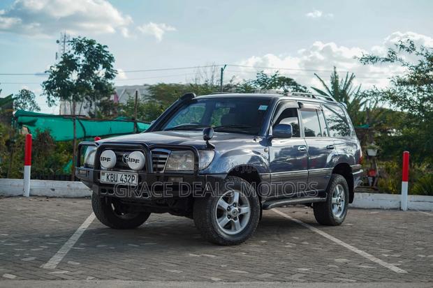 Toyota Land Cruiser 100 4.7 Executive 2006 Blue
