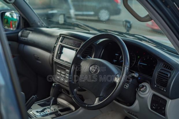 Toyota Land Cruiser 100 4.7 Executive 2006 Blue