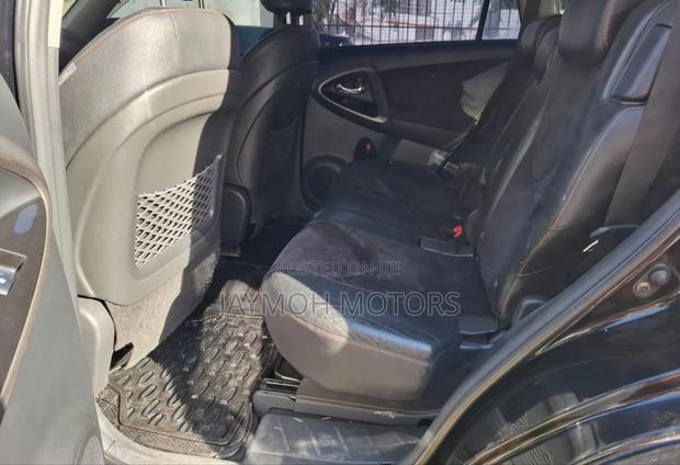 Toyota Vanguard 2013 Black